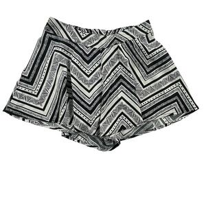Charlotte Russe Womens Black and White Short, lightweight Shorts Size S 10590